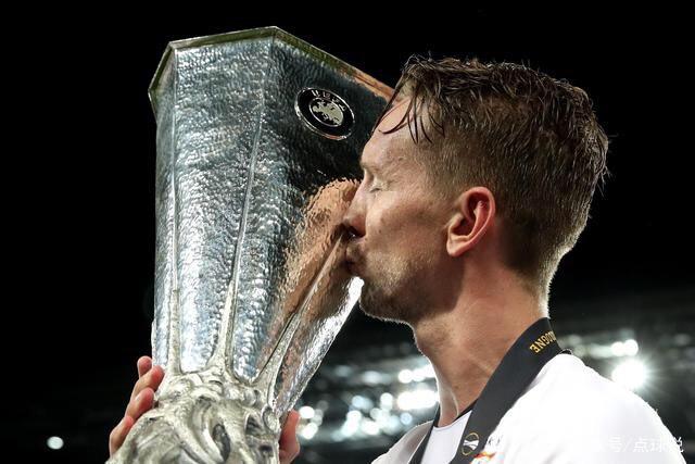 京媒:周琦愿加盟首钢 结果取决于两队谈判结果